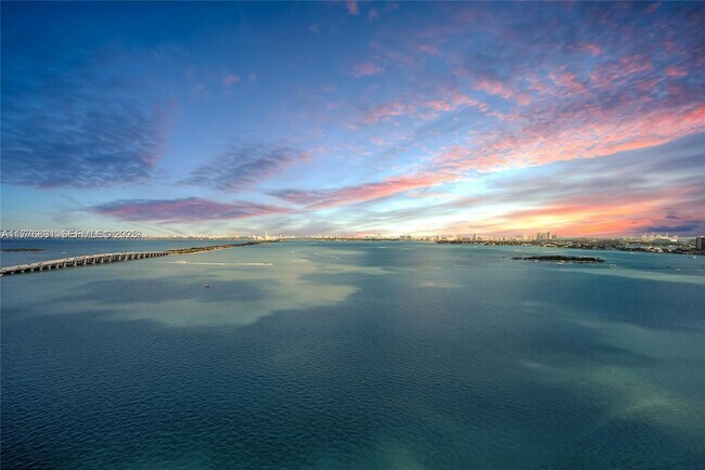 Building Photo - 2900 NE 7th Ave