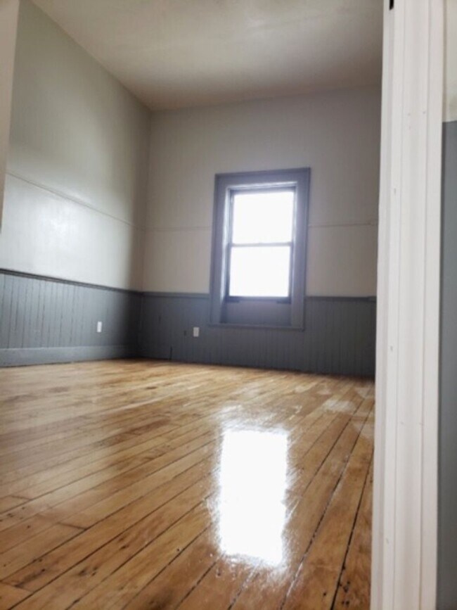 Building Photo - 19-21 Hedley Avenue