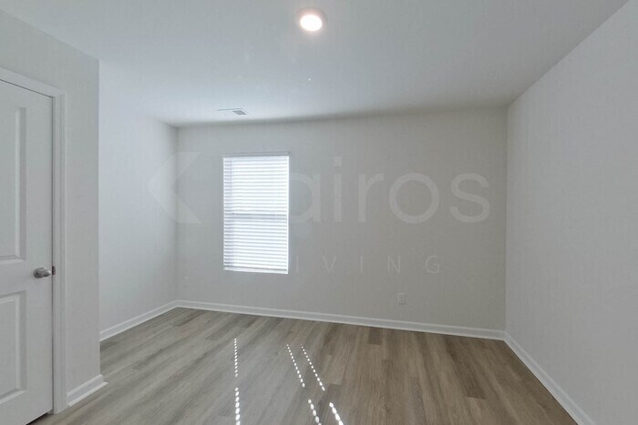 Building Photo - 112 Overstreet Way