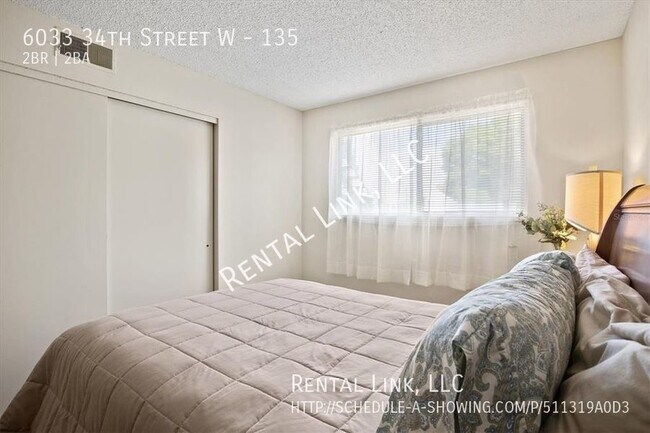Building Photo - 2 Bedroom Condo in Harbor Pines for Rent!