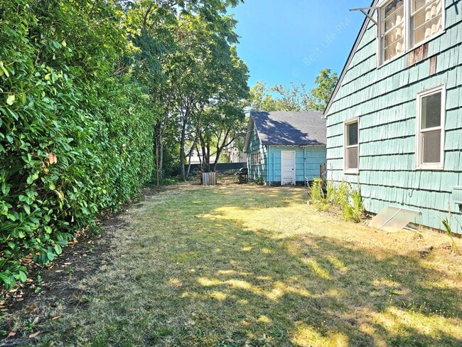 Building Photo - 2627 SE 115th Ave