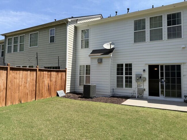 Building Photo - 13230 Marrywood Dr