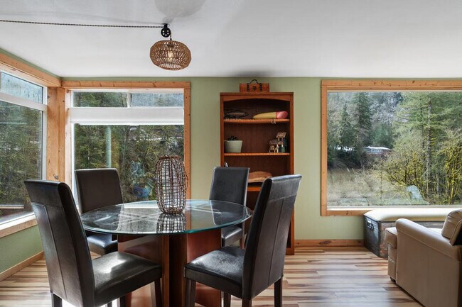 Building Photo - 11582 Washougal River Rd