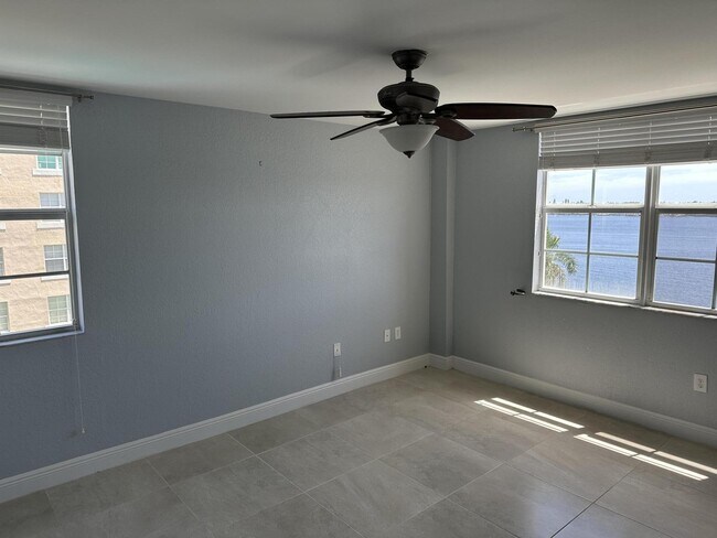 Building Photo - 1801 N Flagler Dr