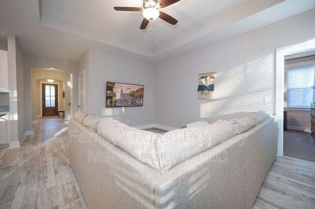 Building Photo - 225 Whirlaway Dr