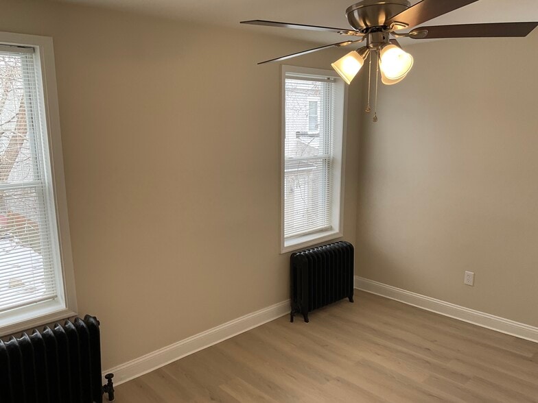 Building Photo - 5465 Pine St