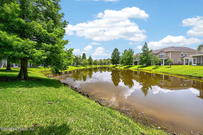 Building Photo - 4166 Highwood Dr