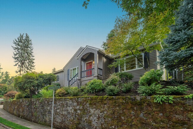 Building Photo - Charming and Well-Maintained Home in a Serene Neighborhood