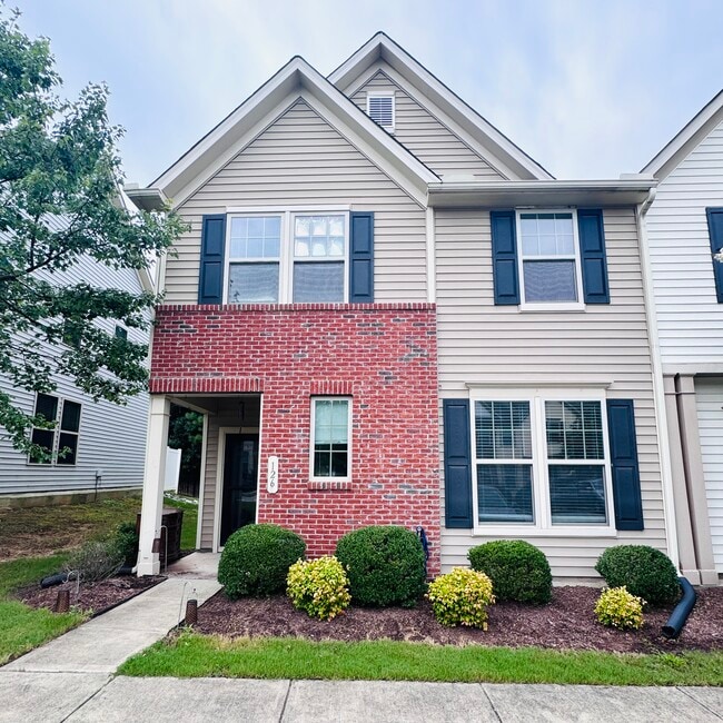 Primary Photo - 126 Holly Berry Ln
