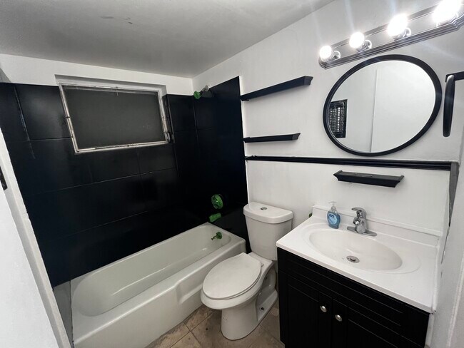 Building Photo - 201 S J St