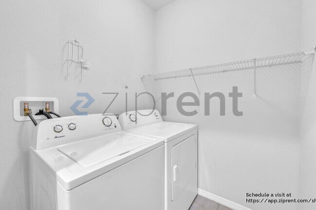 Building Photo - 1785 Broad Winged Hawk Dr