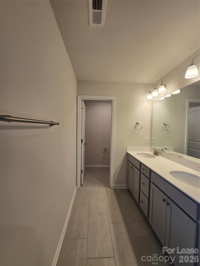 Building Photo - 7223 Encino Pl
