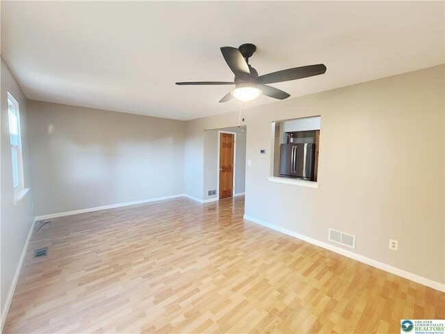 Building Photo - 241 Willow St