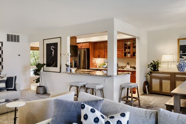 Building Photo - Lake Villas Condominiums ~ Redmond