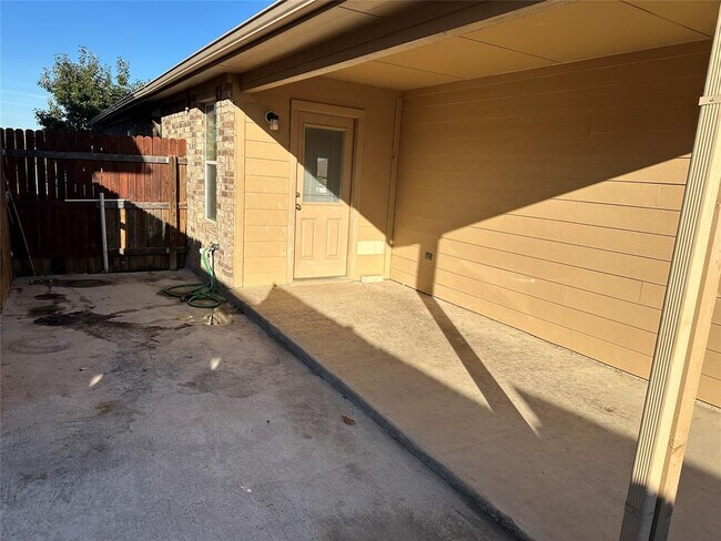 Building Photo - 3505 Stephans St