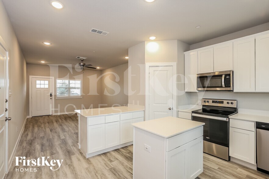 Building Photo - 339 Niki Dr