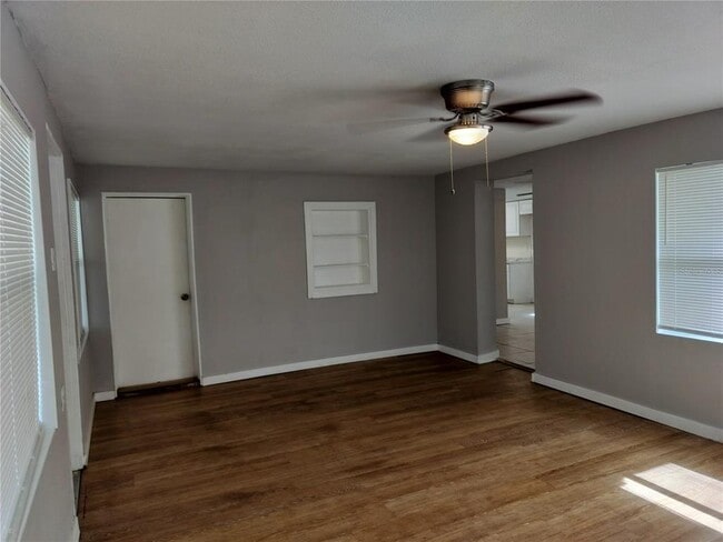 Building Photo - 3635 State Rd 60