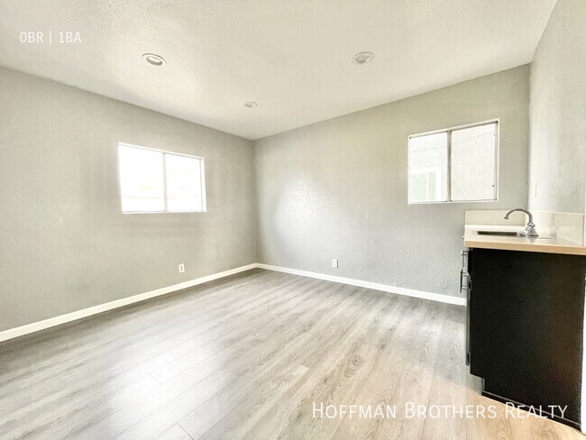 Building Photo - 1403 E 23rd St