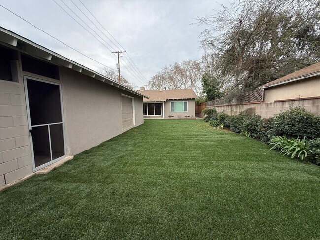 Building Photo - Beautiful Home in a Lovely Neighborhood! Available Spacious 2 Bedroom and Two Bathroom!