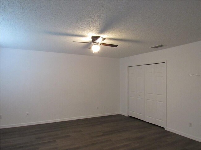 Building Photo - 202 Walnut Crest Run