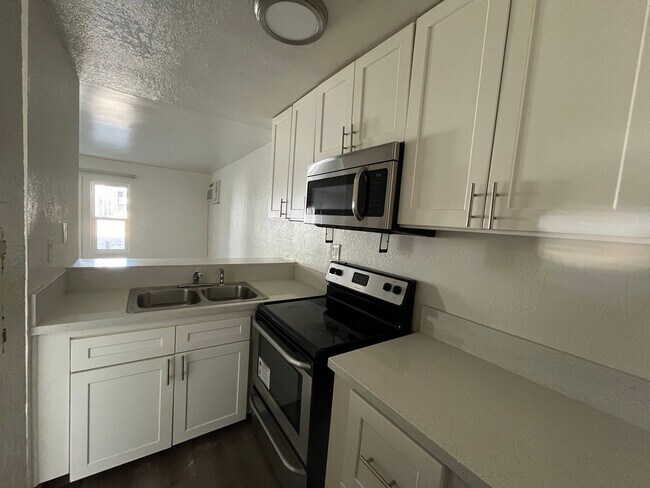 Building Photo - 9010 Tobias Ave