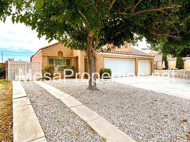 Building Photo - 15261 San Jose Dr