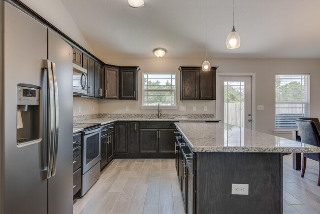 Building Photo - 2081 Bella Breeze Ct