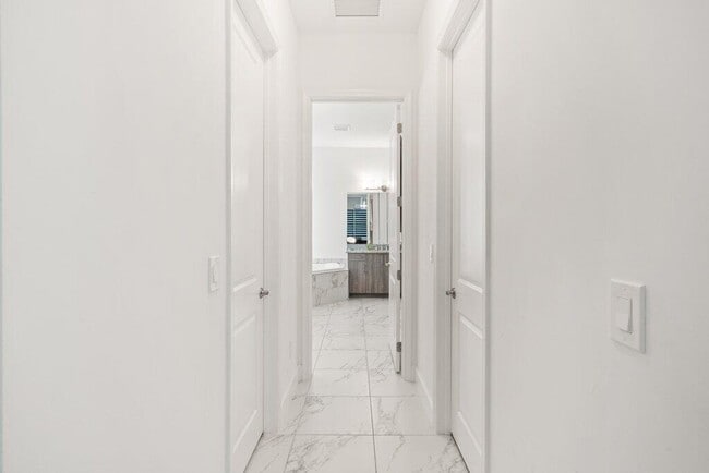 Building Photo - 13185 Mount Columbia Terrace