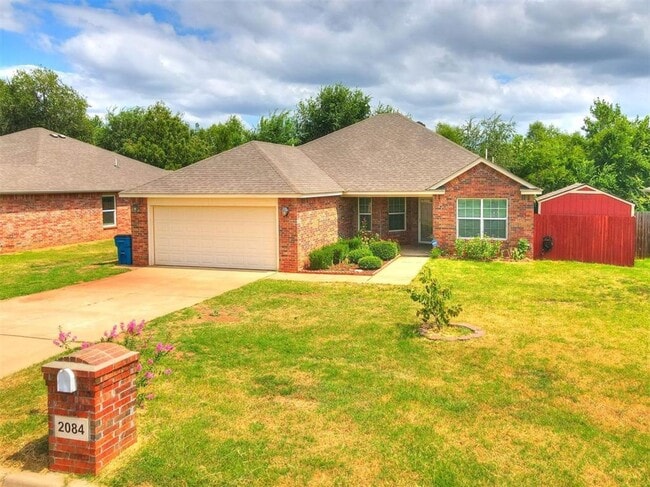 Building Photo - Home in gated community