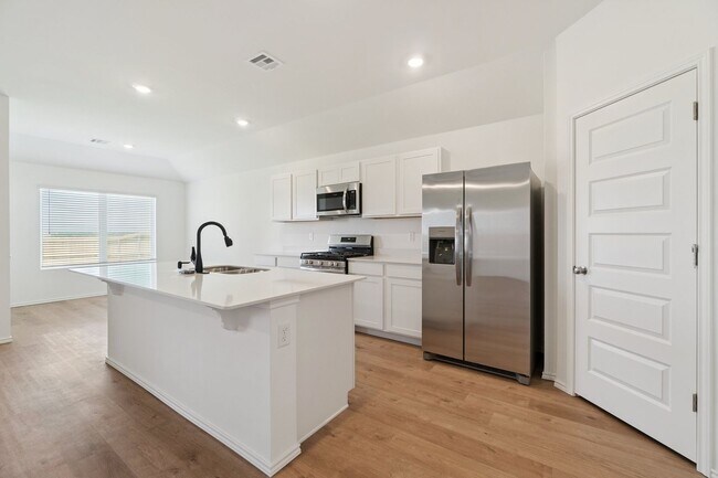 Building Photo - Edmond Rental