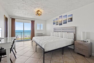 Building Photo - 110 S Ocean Dr