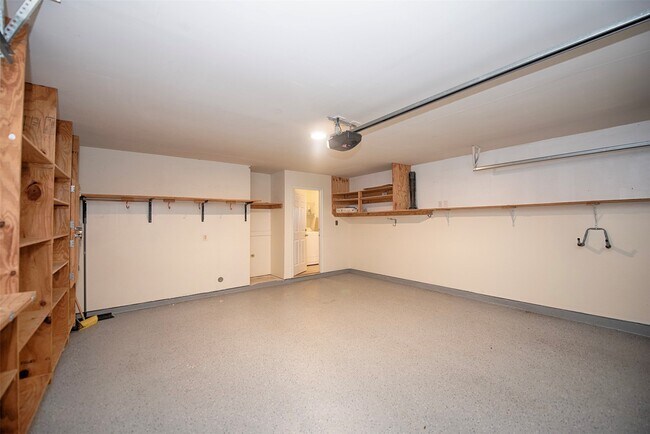 Building Photo - 2753 Foster Hill Dr