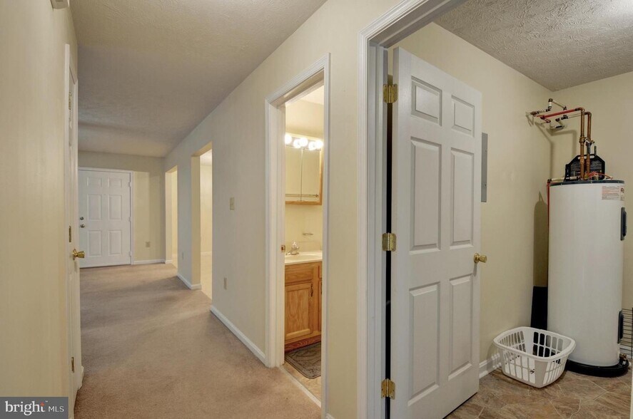 Building Photo - 245 Brandy Ct