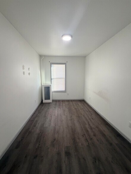 Building Photo - 28 E 32nd St