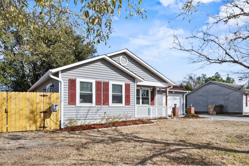 Building Photo - 206 Cinnamon Dr