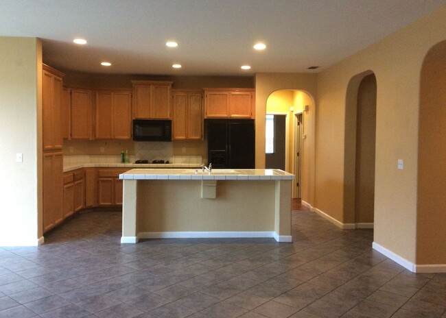 Building Photo - 3 bedroom 2 bath 1518 sq ft home in Plumas...