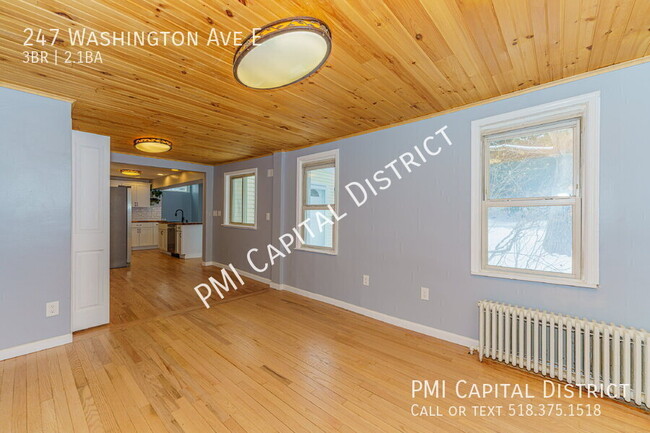 Building Photo - Gorgeous, Completely Remodeled, Spacious, ...