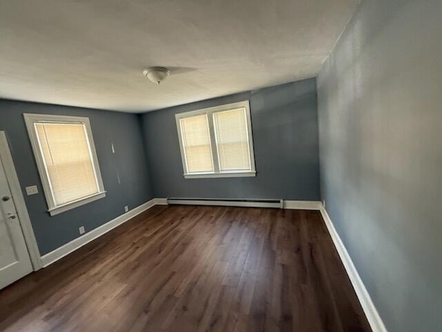 Building Photo - 565 E Elm St