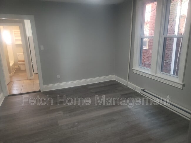 Building Photo - 264 W Cottage Pl