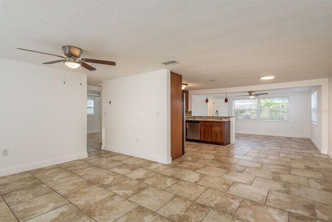 Building Photo - 4233 Belle Isle Ct