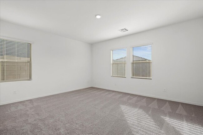 Building Photo - 8129 S 63rd Dr