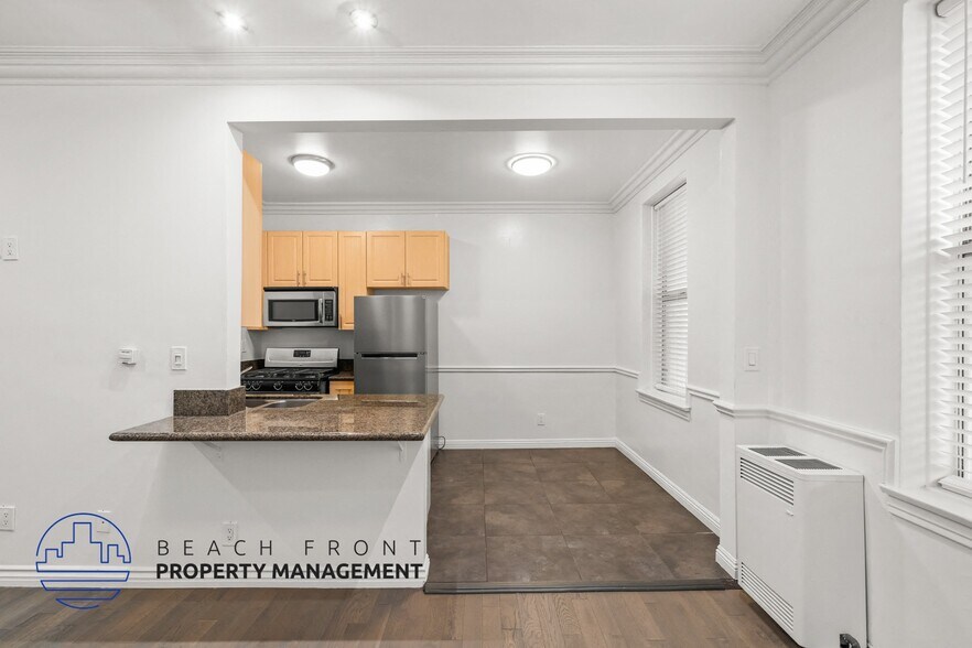 Building Photo - 6128-6134 Wilshire Blvd., 6111-7 Warner Dr.