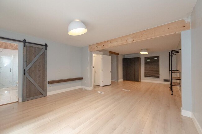 Building Photo - 2702 Davenport Rd NW