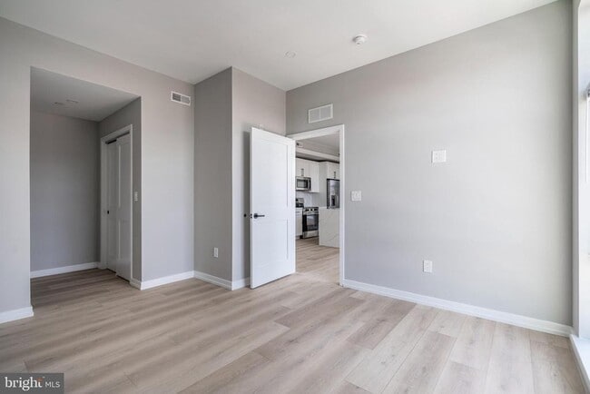 Building Photo - 2401 Washington Ave