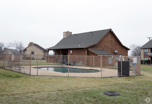 Leasing Office - Cedar Creek Lake Waterfront