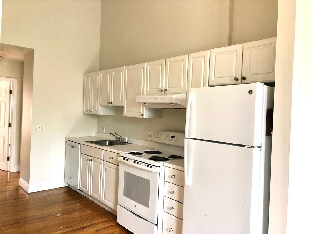 Building Photo - 676 Tremont St