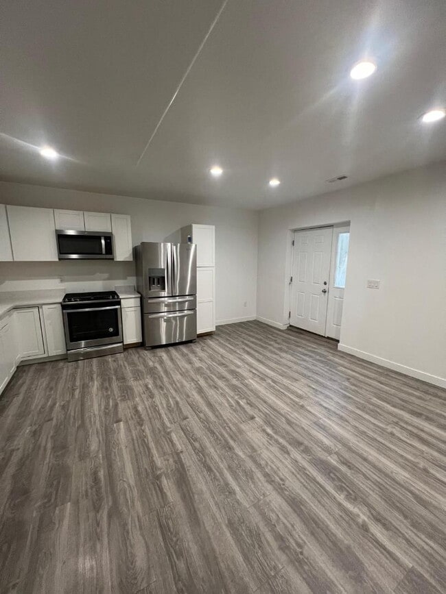 Building Photo - 6122 W Coulee Ln