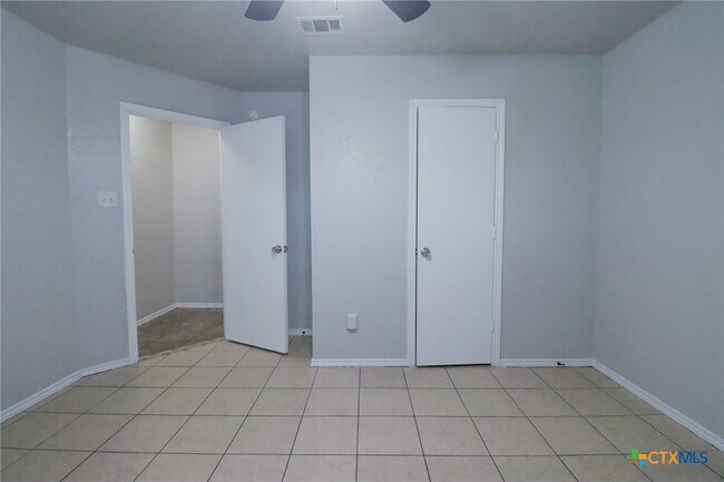 Building Photo - 1705 Liberty Hill Dr