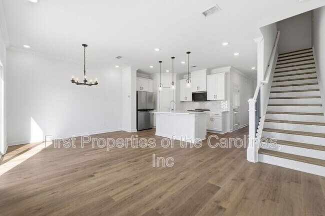 Building Photo - 238 Tiger Lily Dr