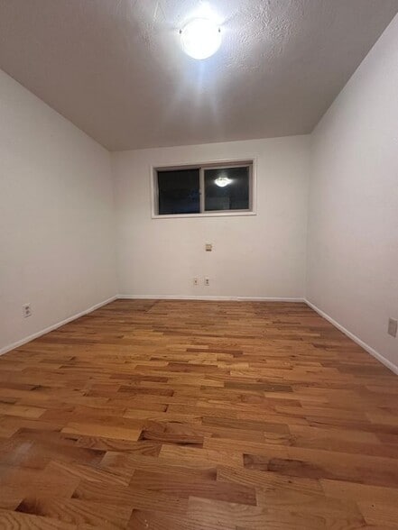 Building Photo - 610 Spencer Ct